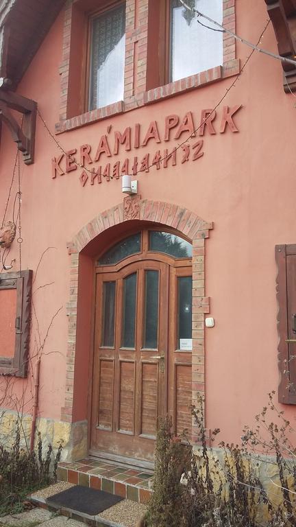 Keramiapark Guesthaus Hotel Budapest Exterior photo